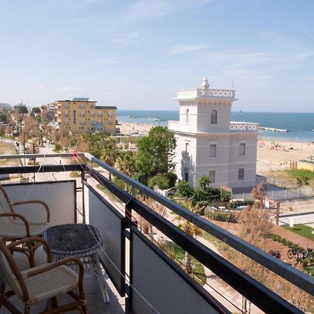 Hotel Re Leone Rimini Kültér fotó