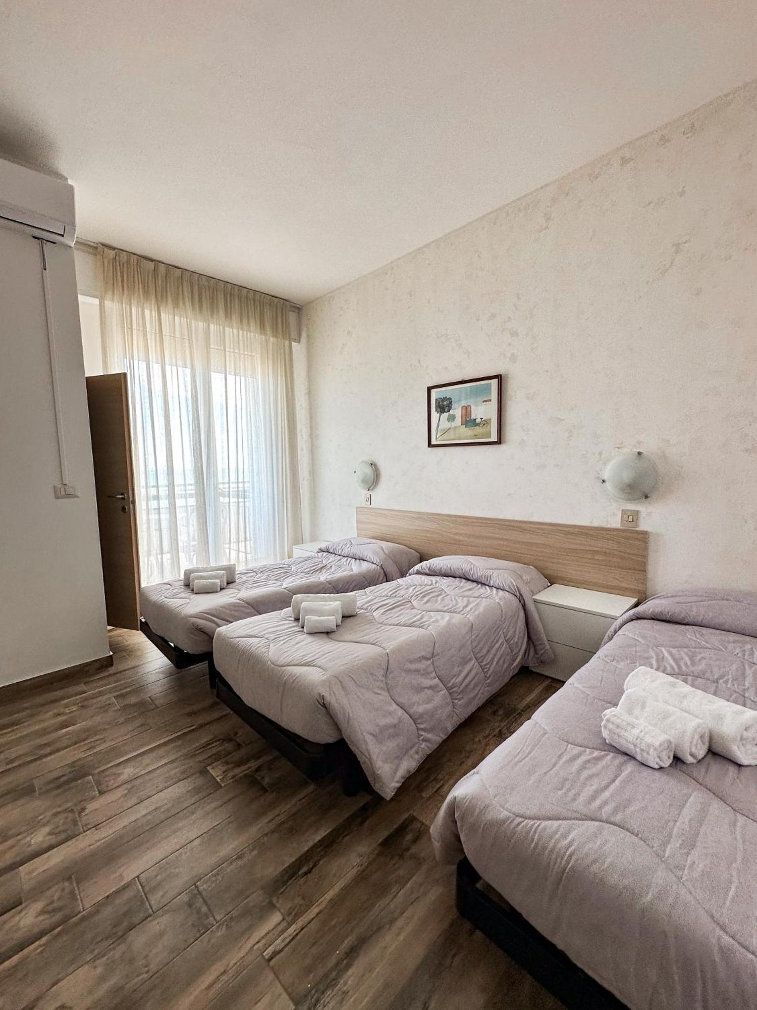 Hotel Re Leone Rimini Kültér fotó