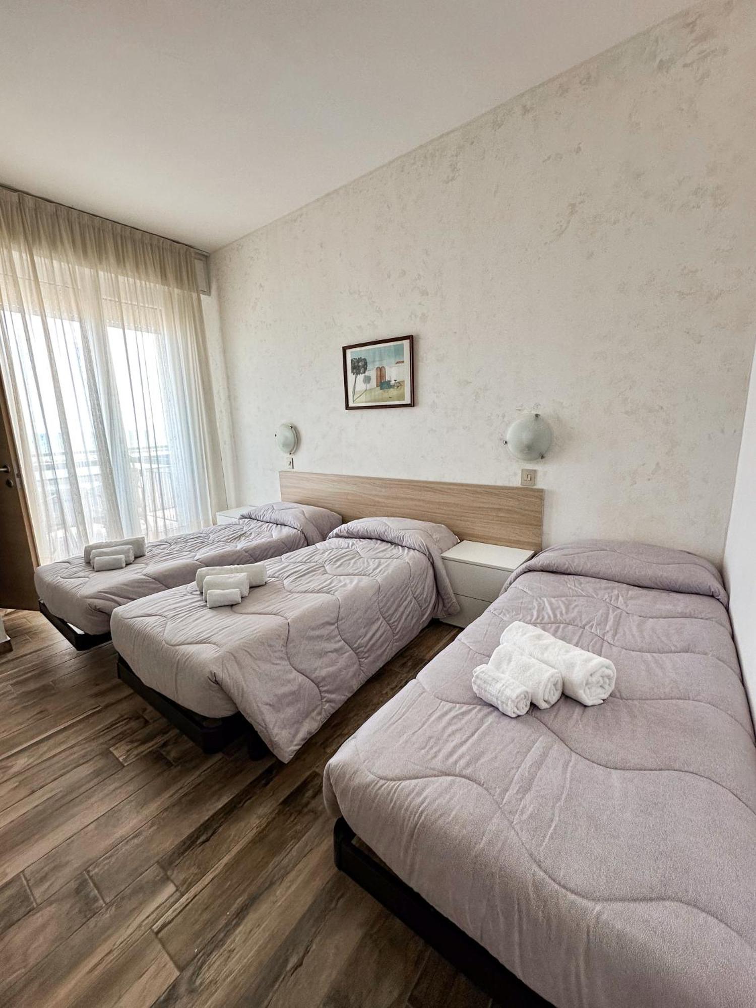 Hotel Re Leone Rimini Kültér fotó