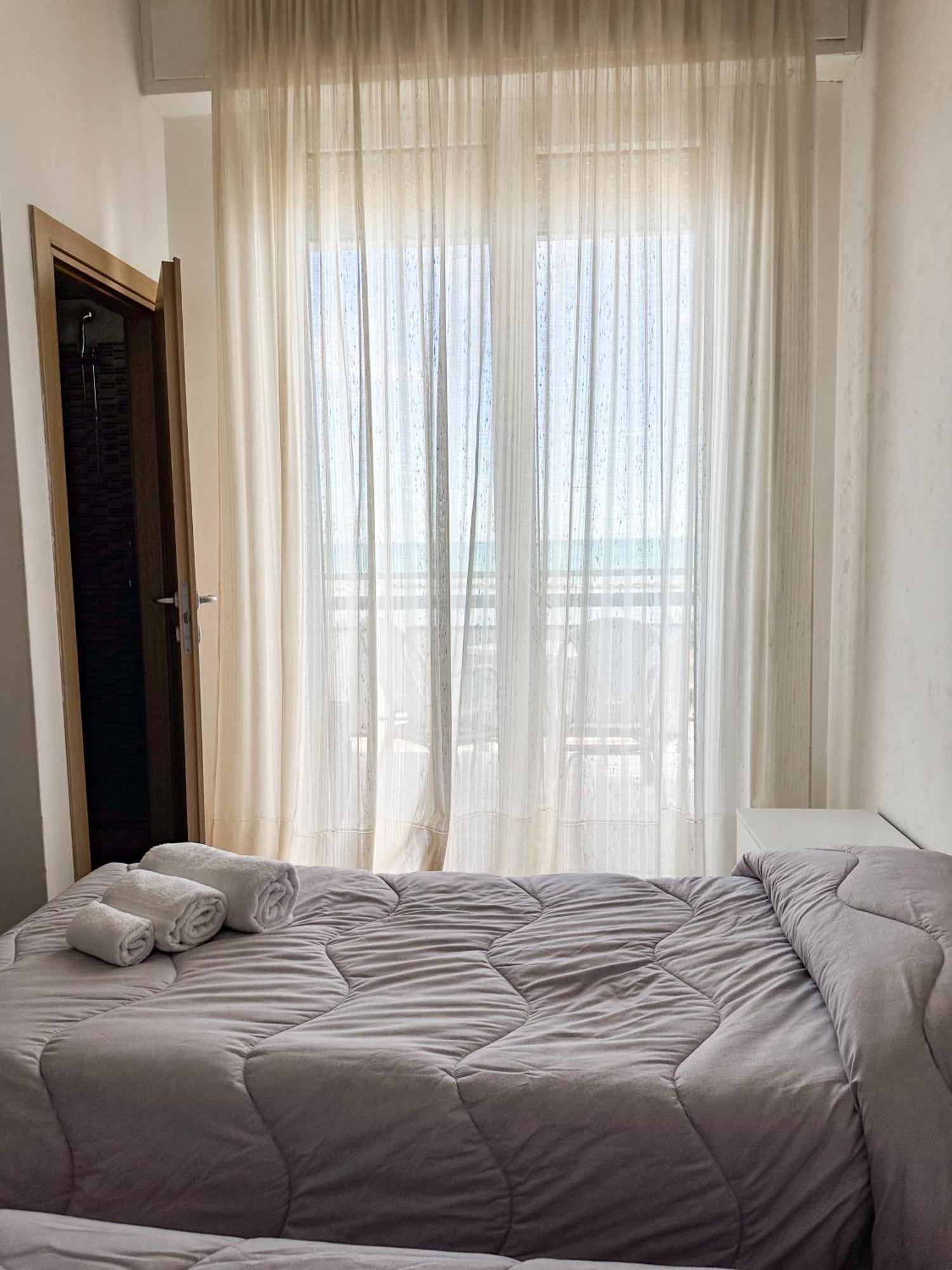 Hotel Re Leone Rimini Kültér fotó
