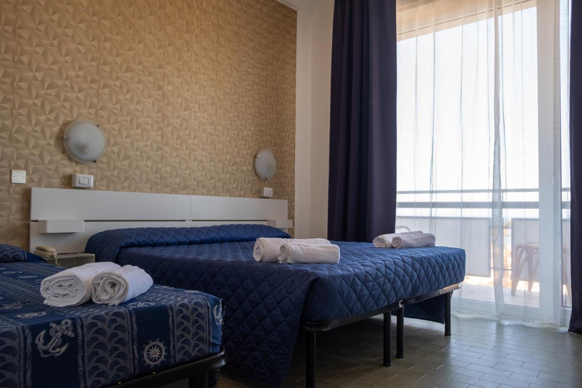 Hotel Re Leone Rimini Kültér fotó