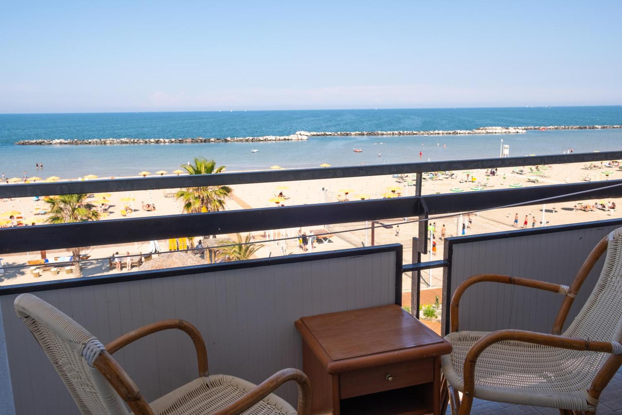 Hotel Re Leone Rimini Kültér fotó