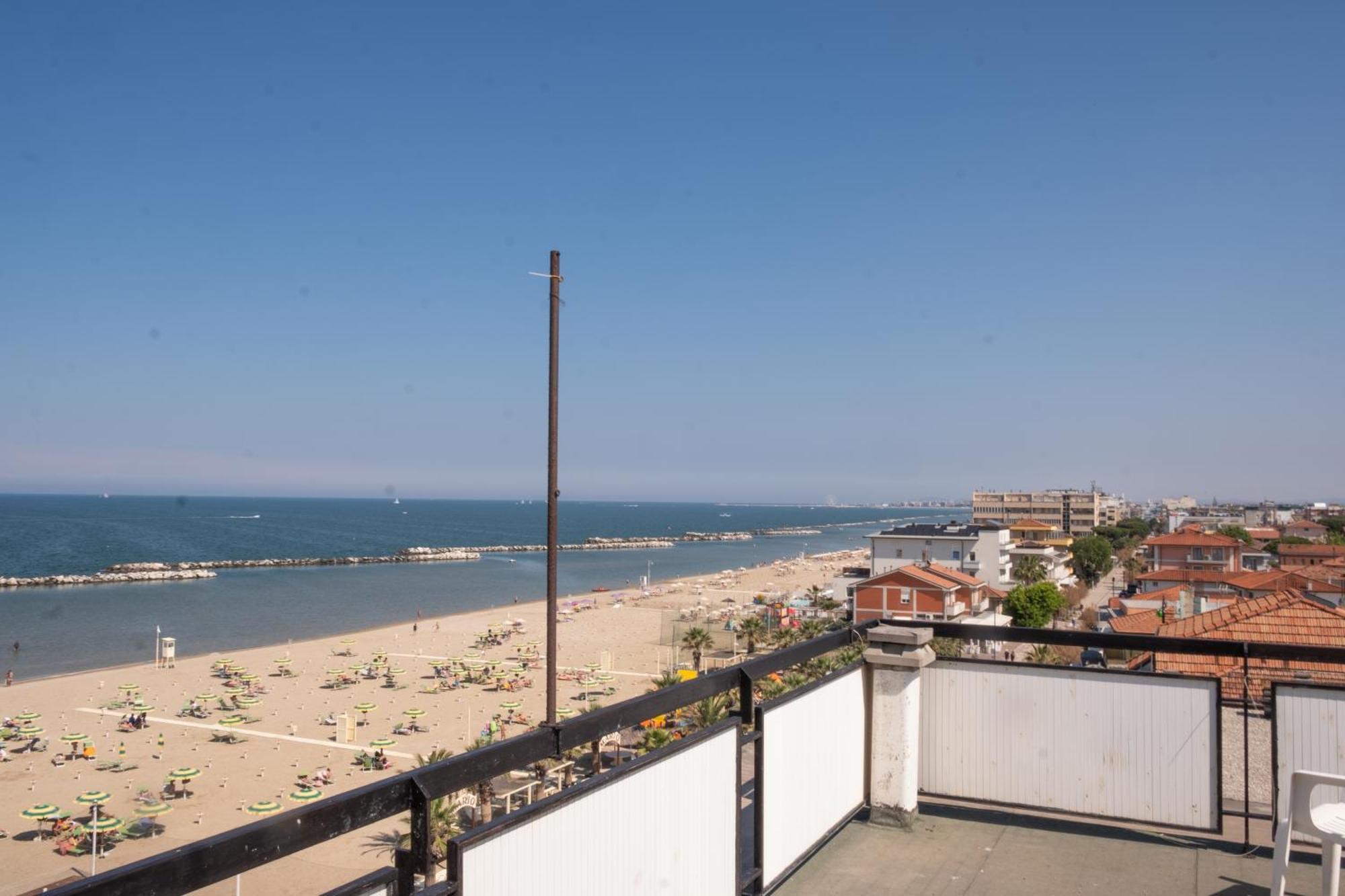 Hotel Re Leone Rimini Kültér fotó
