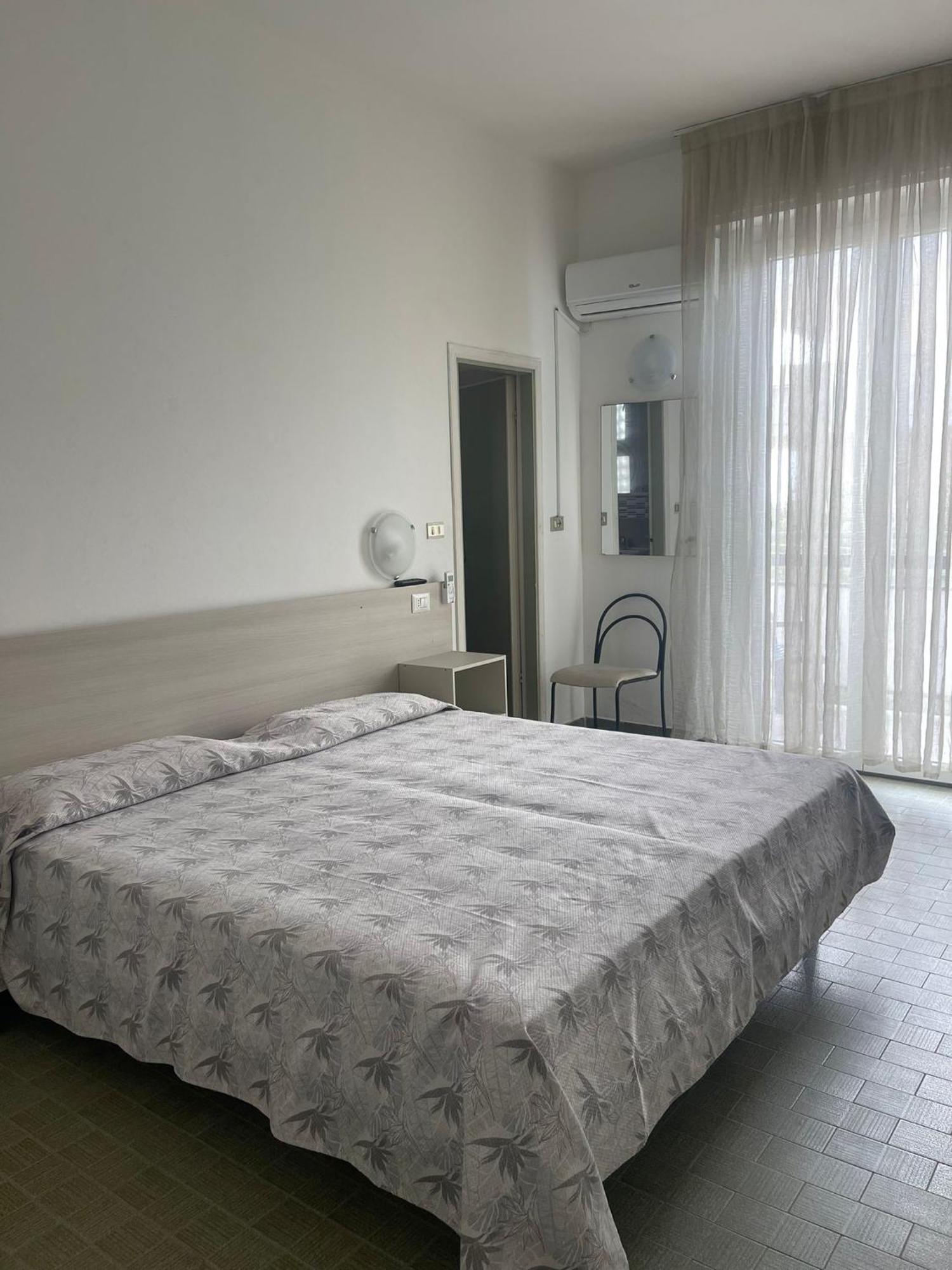 Hotel Re Leone Rimini Kültér fotó