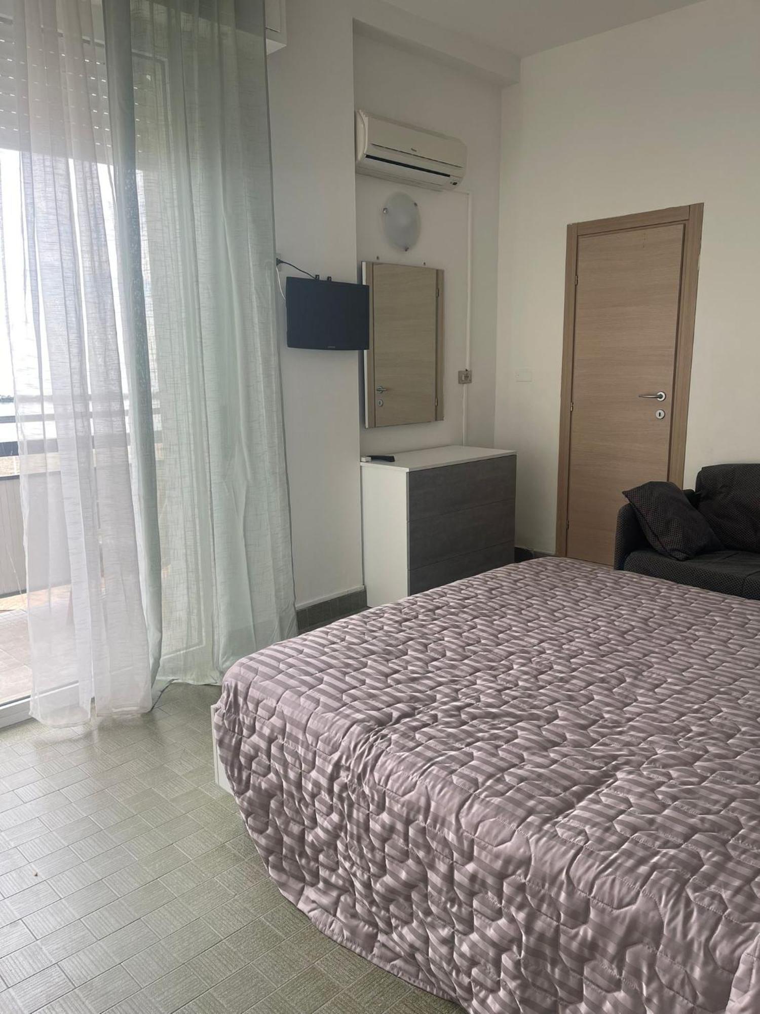 Hotel Re Leone Rimini Kültér fotó