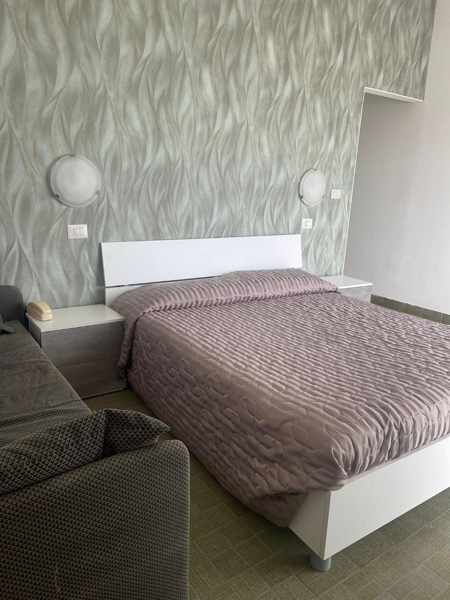 Hotel Re Leone Rimini Kültér fotó